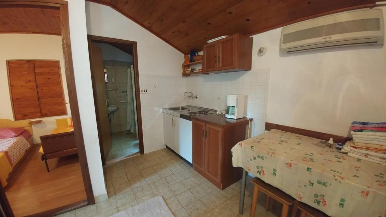 Apartments By The Sea Brela, Makarska - 16065 Exterior foto